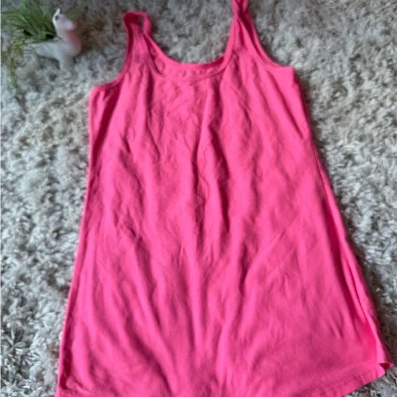 No Boundaries extra soft long women’s Bright Pink Tank Top - Picture 2 of 4
